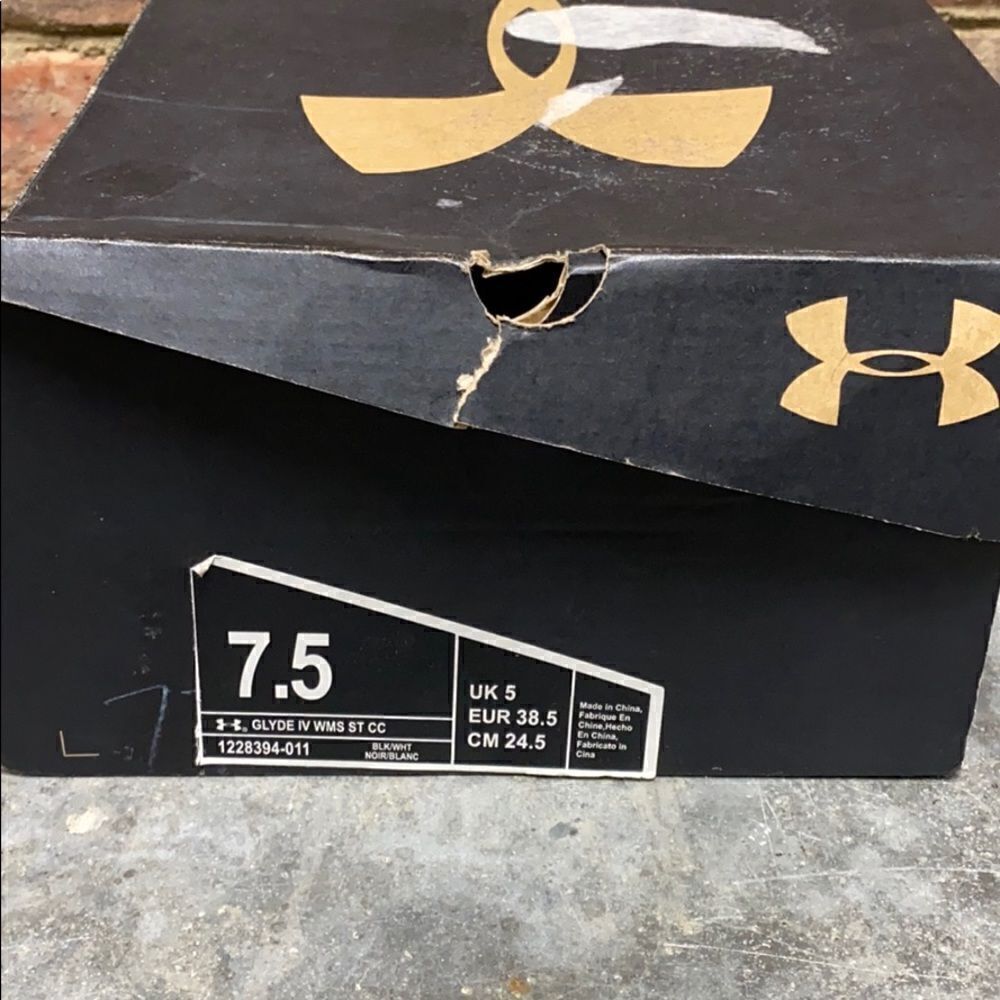 Under Armour Black Glyde IV ST CC Softball Cleat Shoe Size 7.5 NEW - Picture 11 of 11
